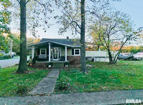 601 Franklin Ave, West Frankfort, IL, 62896-1877 | Card Image