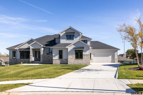 10209 S 183rd Avenue Cir, Omaha, NE, 68136-6482 | Card Image