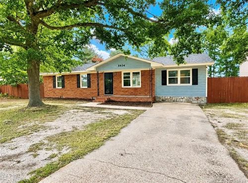 5934 Braxton Rd, Hope Mills, NC, 28348-8643 | Card Image