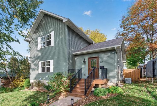214 N 8th St, River Falls, WI, 54022-2520 | Card Image