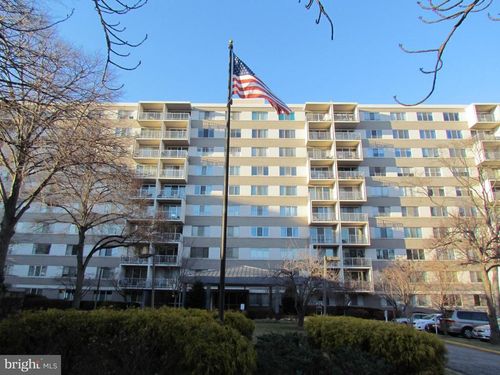 203-4977 Battery Ln, BETHESDA, MD, 20814-4916 | Card Image