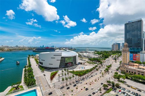 2002-888 Biscayne Blvd, MIAMI, FL, 33132-1550 | Card Image
