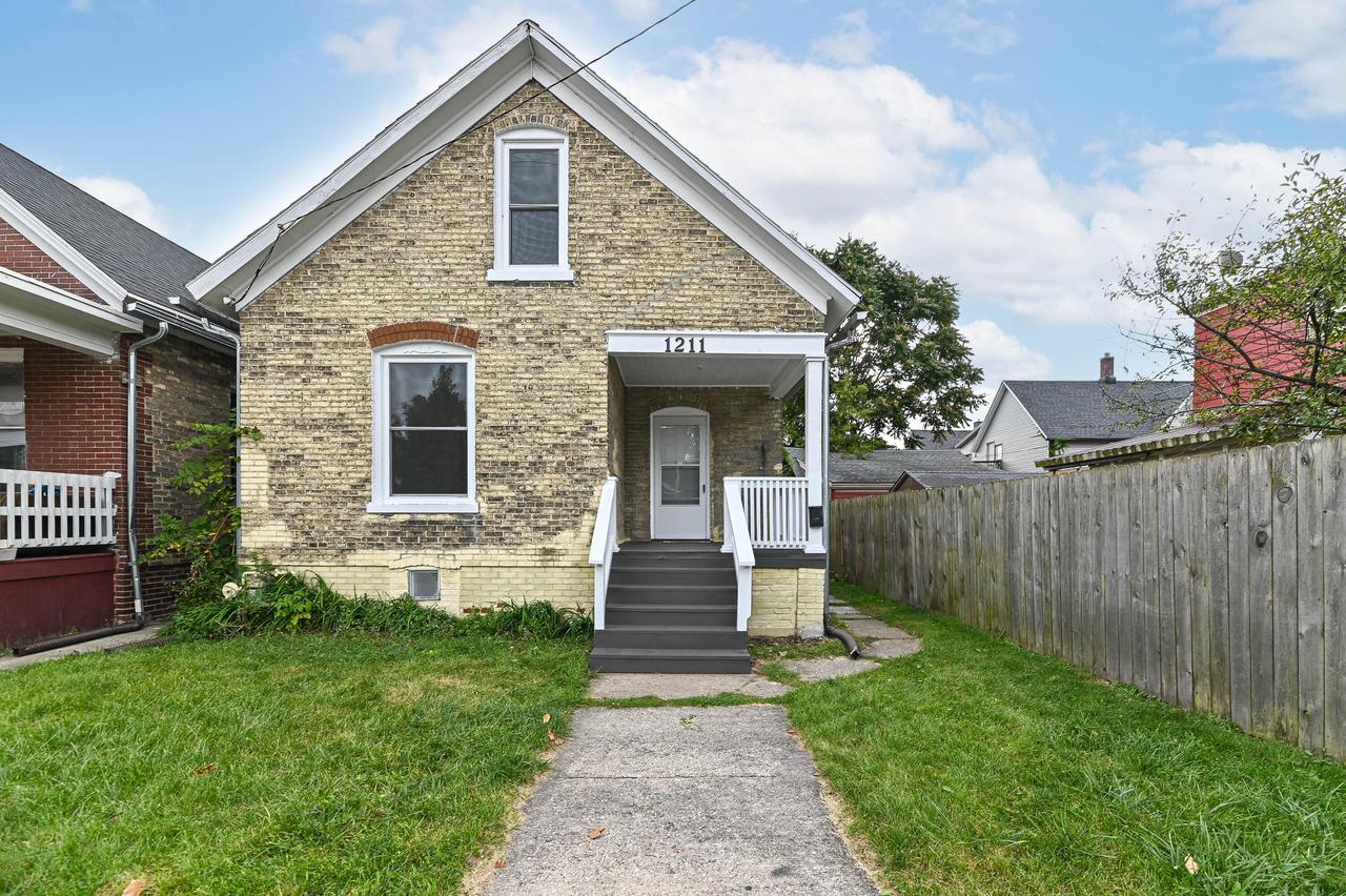 Blake Ave, Racine, WI 53404