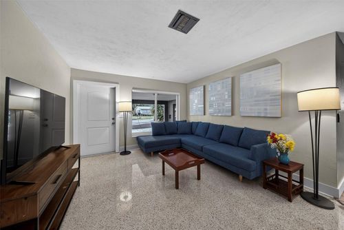 645 Ne 34th Street, Oakland Park, FL, 33334 | Card Image