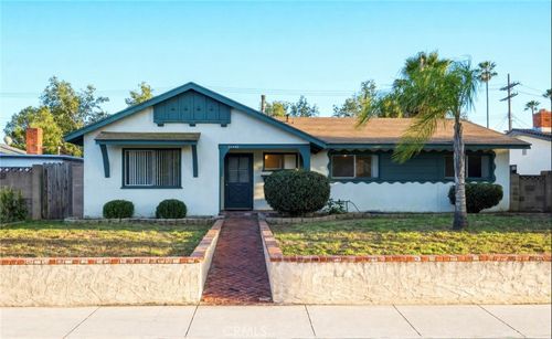 23442 Vanowen St, West Hills, CA, 91307-2439 | Card Image