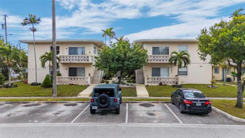 apt-10-2072 Ne 169th St, NORTH MIAMI BEACH, FL, 33162-3257 | Card Image