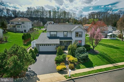 500 Ridgerun Ln, PHILADELPHIA, PA, 19111-1351 | Card Image