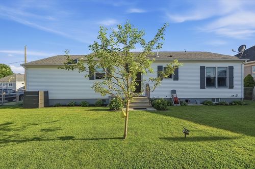 40 Salisbury Street, Fall River, MA, 02724 | Card Image