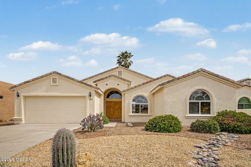 2705 S Chipshot Drive, Green Valley, AZ, 85614 | Card Image