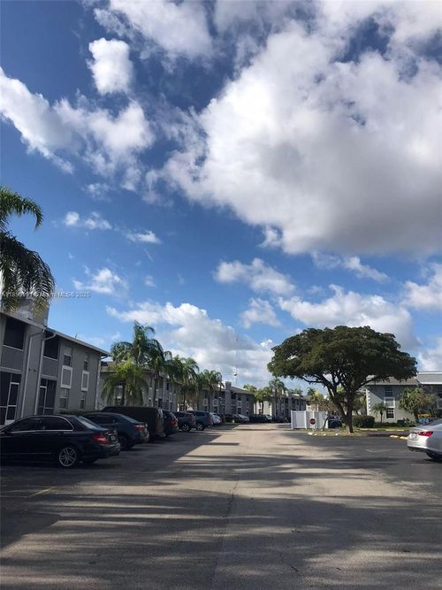 12-478 Ne 210th Circle Ter, Miami, FL, 33179-5238 | Card Image