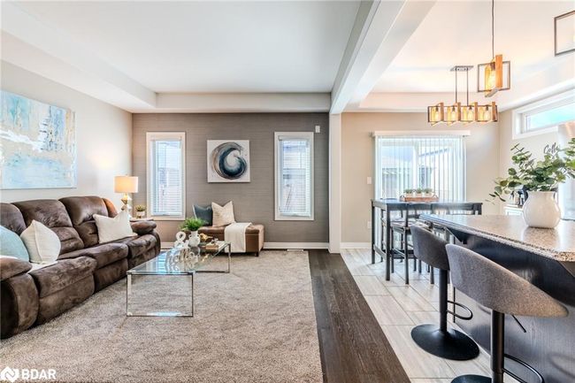 7787 Hanniwell St, House other with 3 bedrooms, 3 bathrooms and 8 parking in Niagara Falls ON | Image 8