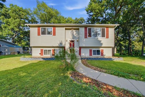 3006 E Hickory Dr, Wonder Lake, IL, 60097-8697 | Card Image
