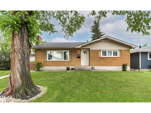 11135 49 Ave Nw, Edmonton, AB, T6H0G5 | Card Image