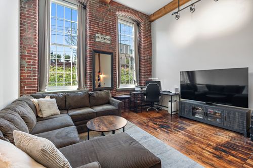 apt-243-1350 Rosa L Parks Blvd, Nashville, TN, 37208-2687 | Card Image