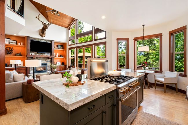 255 Windsor Ct, House other with 4 bedrooms, 4 bathrooms and null parking in Bigfork MT | Image 8