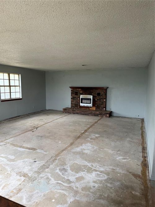 9175 County Road 1130, Lookeba, OK, 73053-5427 | Card Image