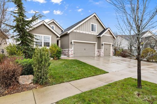 801 E Crest Ridge Dr, Meridian, ID, 83642-4787 | Card Image