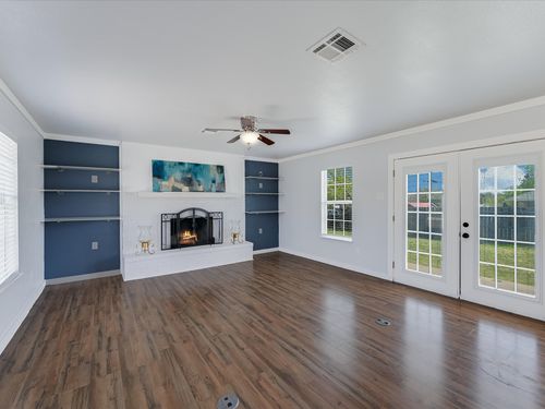 155 Travis Ln, Spicewood, TX, 78669-9153 | Card Image
