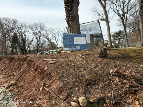 2 Oak Tree Way, Staten Island, NY, 10301 | Card Image