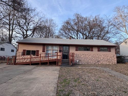 561 E 42nd Pl N, Tulsa, OK, 74106-1245 | Card Image