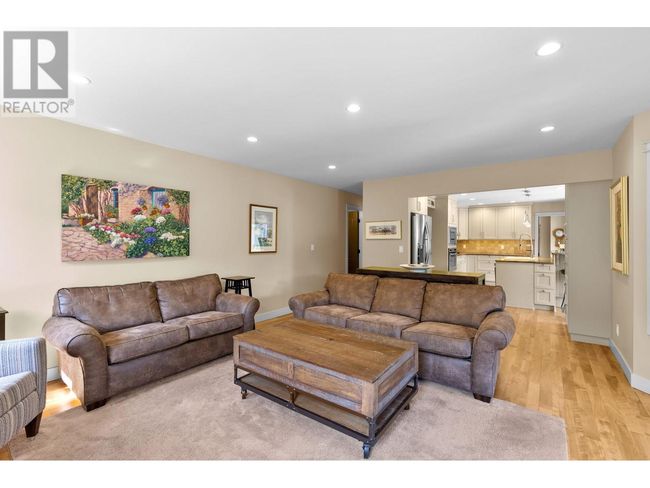 464 Cascia Dr, House other with 4 bedrooms, 4 bathrooms and 2 parking in Kelowna BC | Image 11
