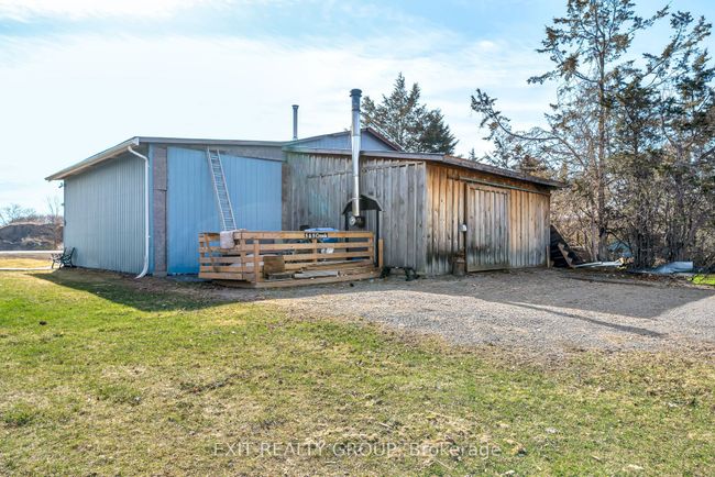 325 County Rd 30, House other with 2 bedrooms, 2 bathrooms and 25 parking in Bloomfield ON | Image 24