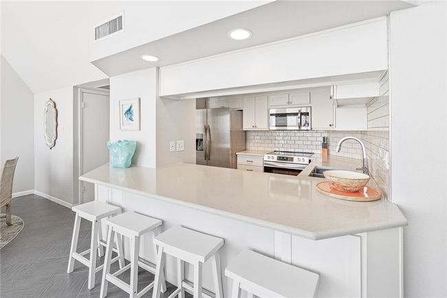 APT-1109 - 6649 Seacomber Dr, Condo with 2 bedrooms, 2 bathrooms and null parking in Port Aransas TX | Image 14