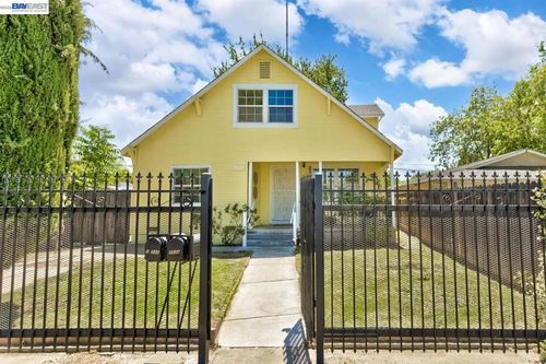 3534 20th Ave, Sacramento, CA, 95820 | Card Image
