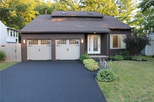 102 Aspenwood Cir, Syracuse, NY, 13212-3709 | Card Image