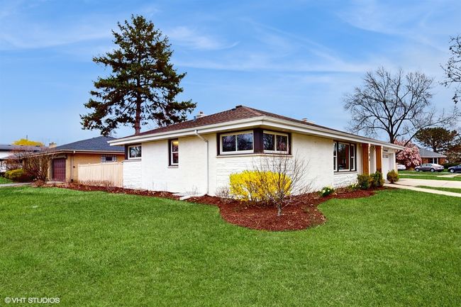 384 E Aberdeen Ct, House other with 3 bedrooms, 3 bathrooms and 2 parking in Elmhurst IL | Image 24