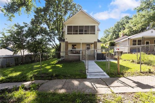 528 N White Ave, Kansas City, MO, 64123-1556 | Card Image