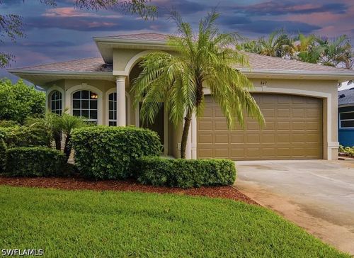 847 98th Ave N, Naples, FL, 34108-2225 | Card Image