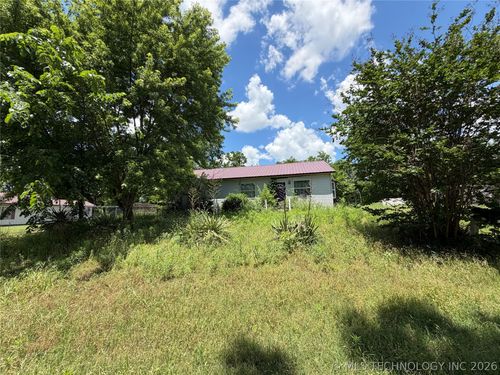 517 E 3rd St, Okmulgee, OK, 74447-4026 | Card Image