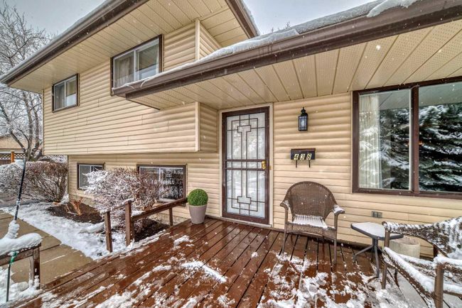 436 Dalmeny Hill Nw, Home with 4 bedrooms, 1 bathrooms and 4 parking in Calgary AB | Image 2