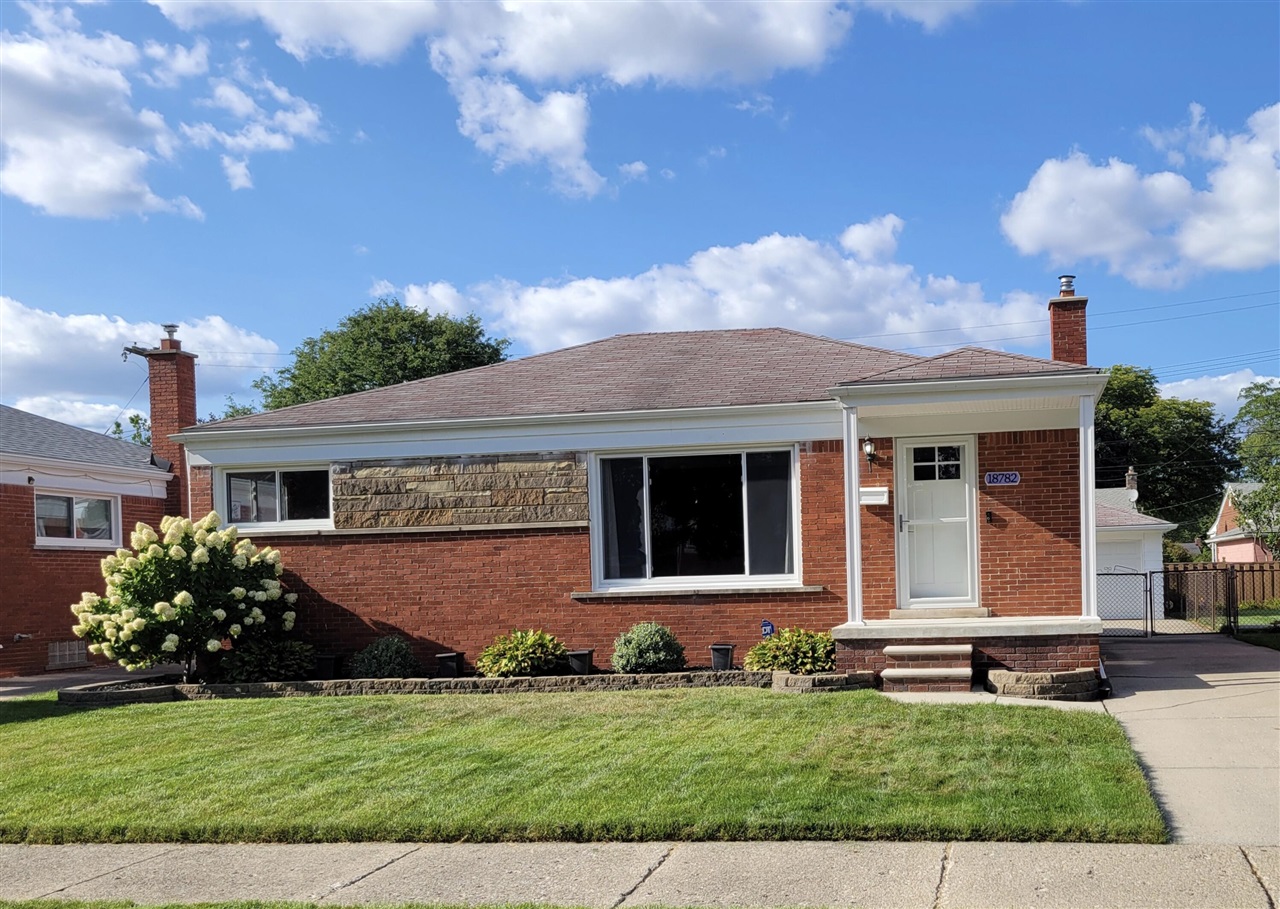 Lucy Ave, Allen Park, MI 48101