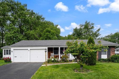 6401 Peardale Rd E, Columbus, OH, 43229-2035 | Card Image