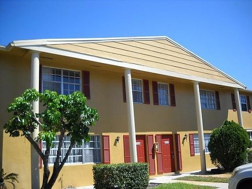 4-5-8028 Sw 17th Pl, Davie, FL, 33324-4621 | Card Image