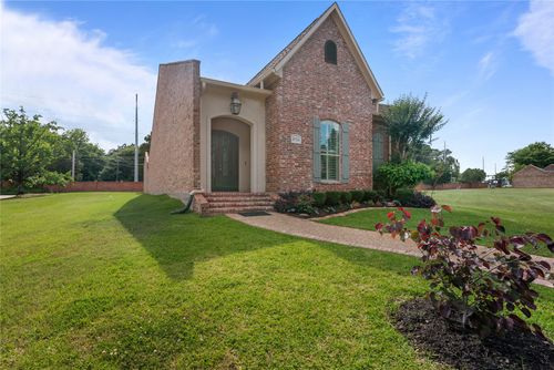 8724 W Wilderness Way, Shreveport, LA, 71106-6830 | Card Image