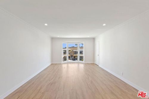 2-1250 N Crescent Heights Blvd, West Hollywood, CA, 90046-5035 | Card Image