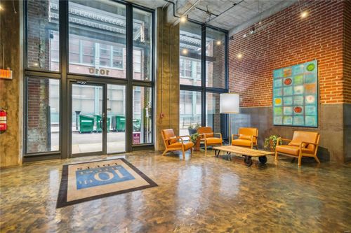 apt-701-1010 Saint Charles St, Saint Louis, MO, 63101-1302 | Card Image