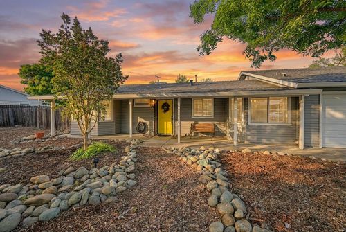 9368 Nevins Way, Orangevale, CA, 95662-2821 | Card Image
