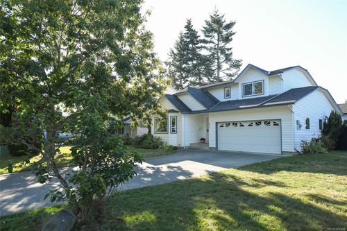 2233 Bolt Ave, Comox, BC, V9M3Y2 | Card Image