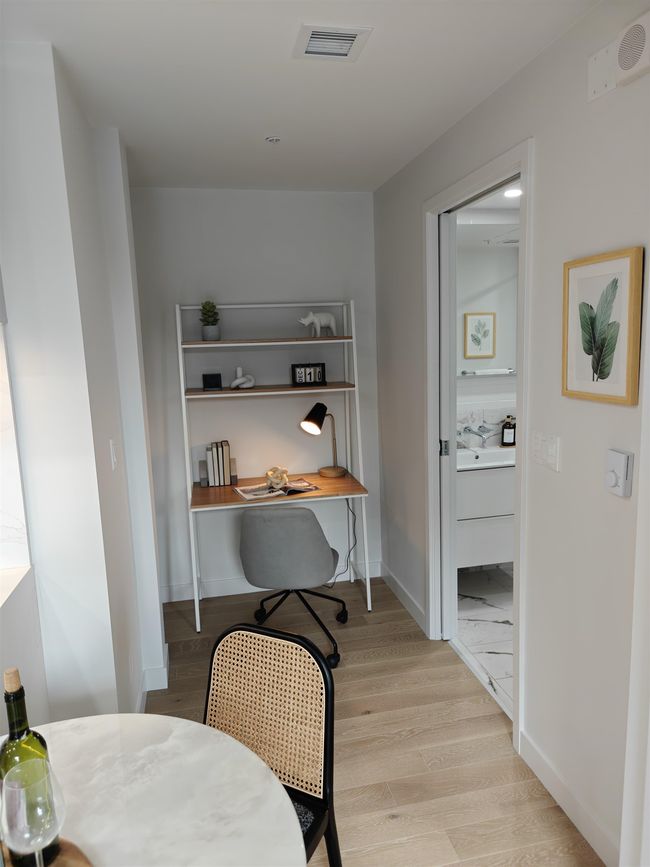 704 - 239 Keefer St, Condo with 1 bedrooms, 1 bathrooms and null parking in Vancouver BC | Image 5