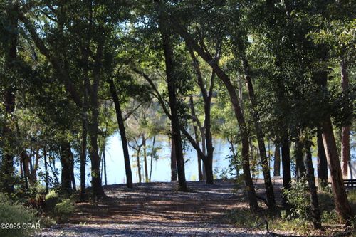 21 Paradise Lakes Rd, Chipley, FL, 32428 | Card Image
