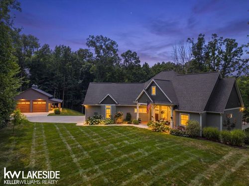 877 Cody Dr, Dexter, MI, 48130-8416 | Card Image