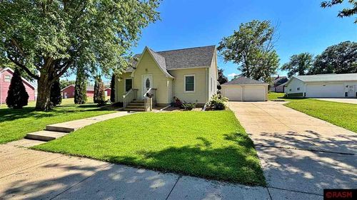 611 W Lincoln St, Springfield, MN, 56087-1013 | Card Image