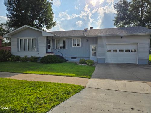 308 2nd Ave Ne, Ashley, ND, 58413-7246 | Card Image