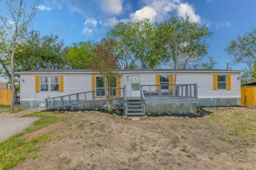 1901 Pecan St, San Marcos, TX, 78666-8221 | Card Image