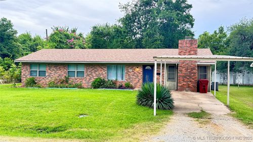 707 N 4th St, Hugo, OK, 74743-3429 | Card Image