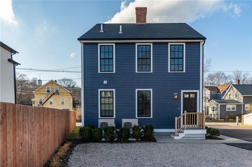 1b-32 Exchange Street, East Greenwich, RI, 02818 | Card Image